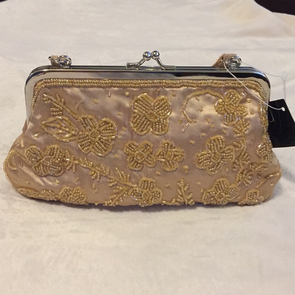 Flower beaded clutch